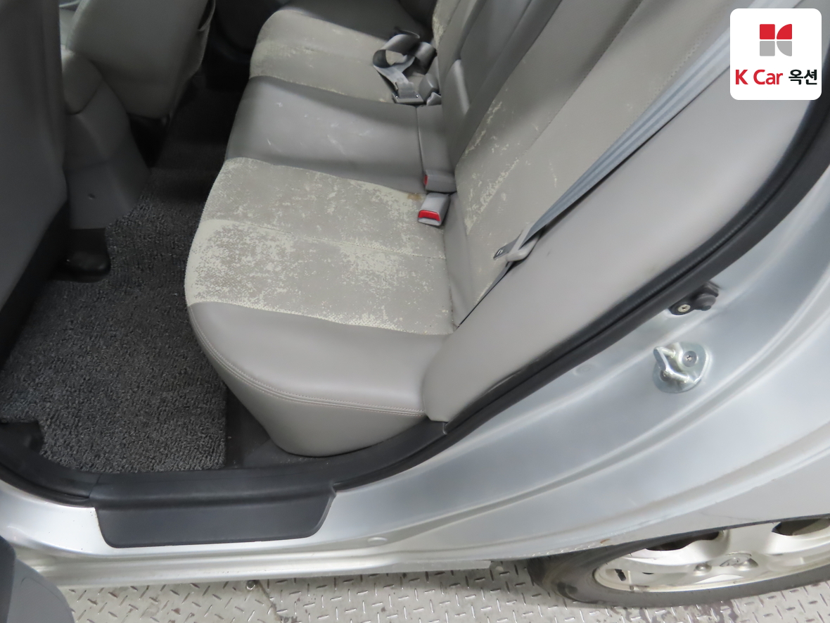 Hyundai Elantra 2009 - Image 24