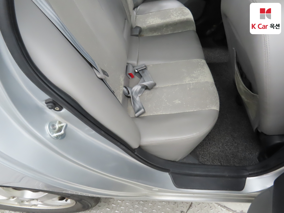 Hyundai Elantra 2009 - Image 28