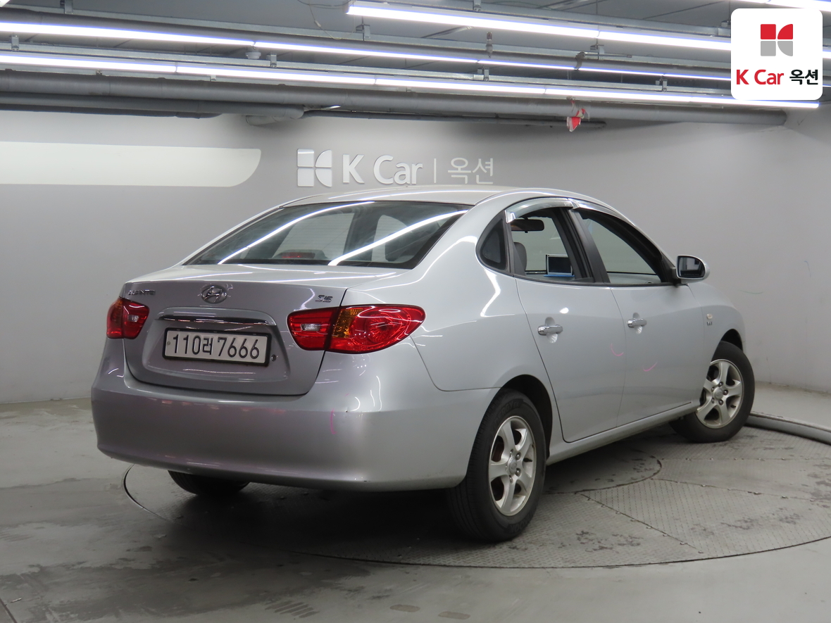 Hyundai Elantra 2009 - Image 2