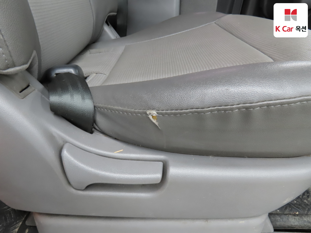 هيونداي جراند ستاريكس 2011 - صورة 21