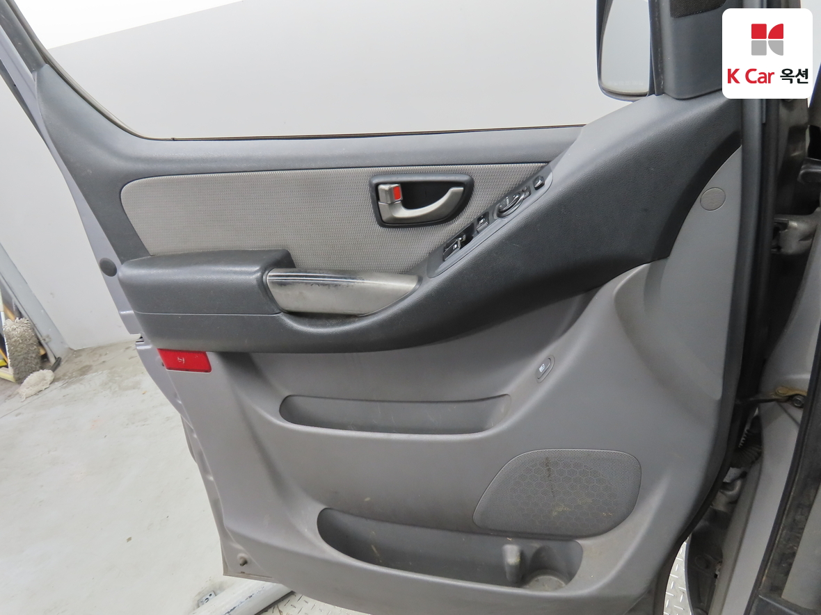 هيونداي جراند ستاريكس 2011 - صورة 8