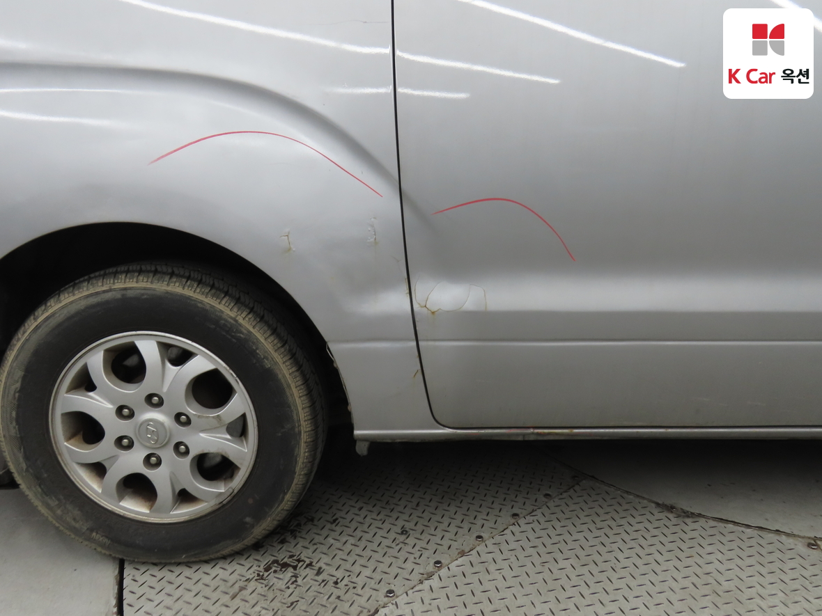 هيونداي جراند ستاريكس 2011 - صورة 45