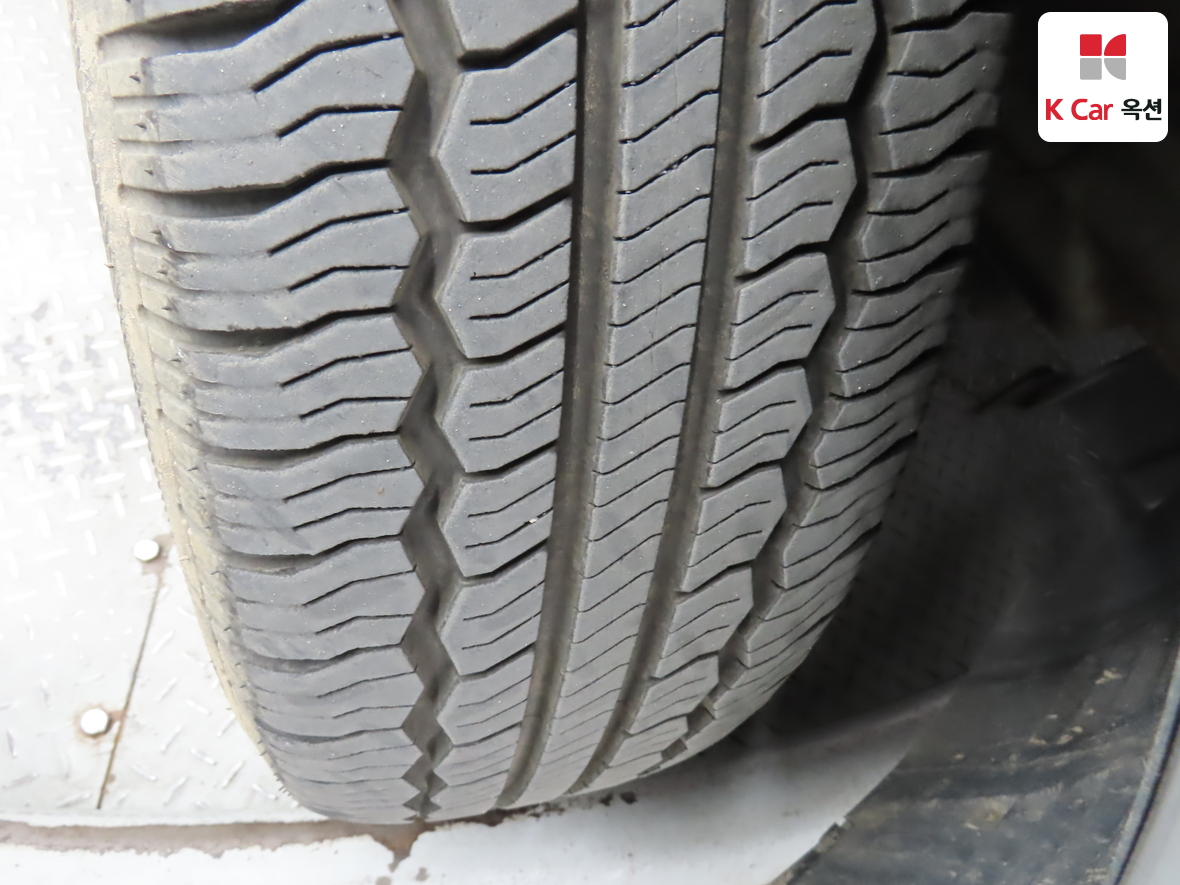 هيونداي جراند ستاريكس 2011 - صورة 31