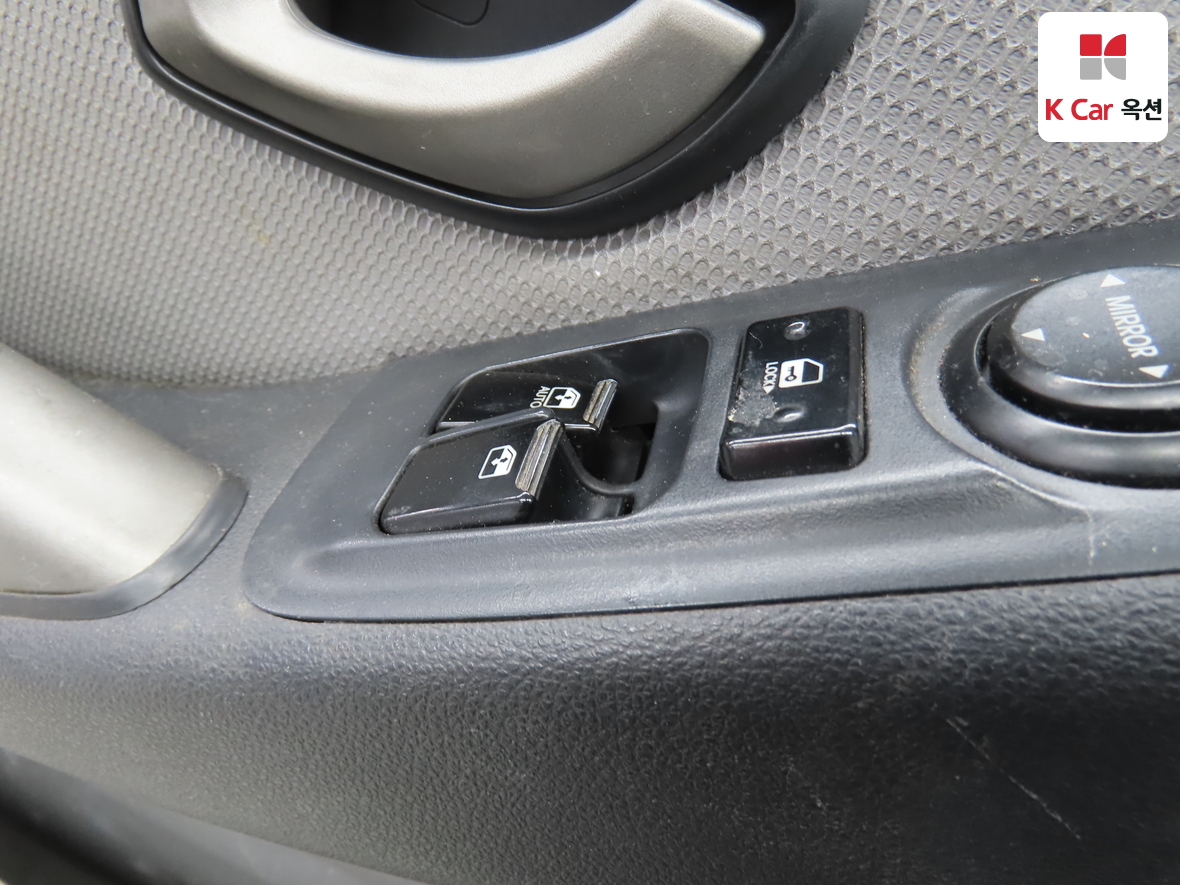 هيونداي جراند ستاريكس 2011 - صورة 17