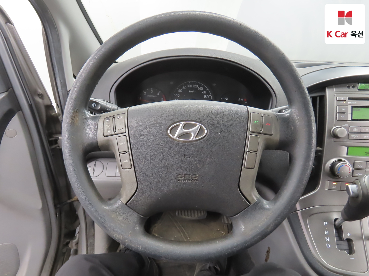 هيونداي جراند ستاريكس 2011 - صورة 10