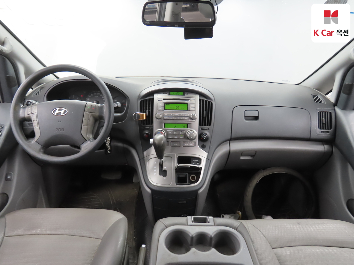 هيونداي جراند ستاريكس 2011 - صورة 3