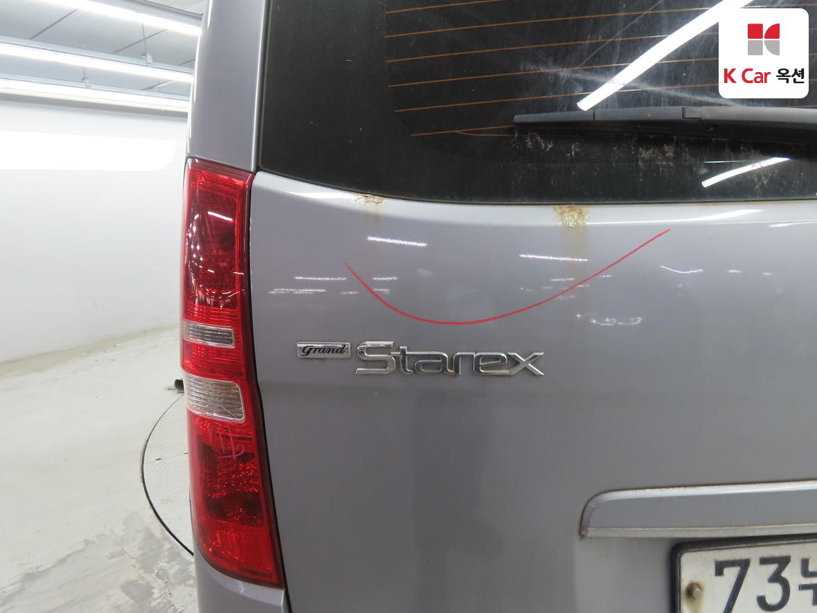 هيونداي جراند ستاريكس 2011 - صورة 43