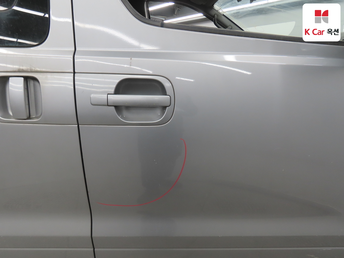 هيونداي جراند ستاريكس 2011 - صورة 46