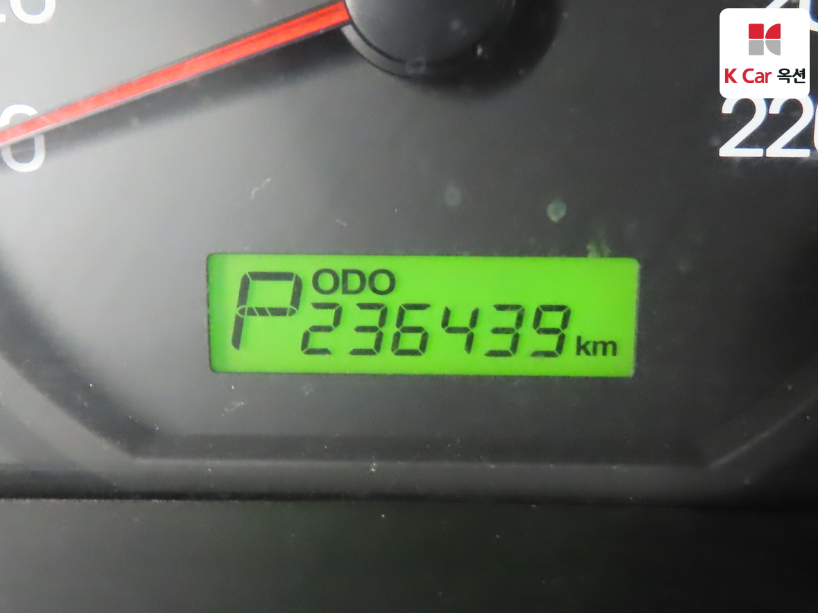 هيونداي جراند ستاريكس 2011 - صورة 4