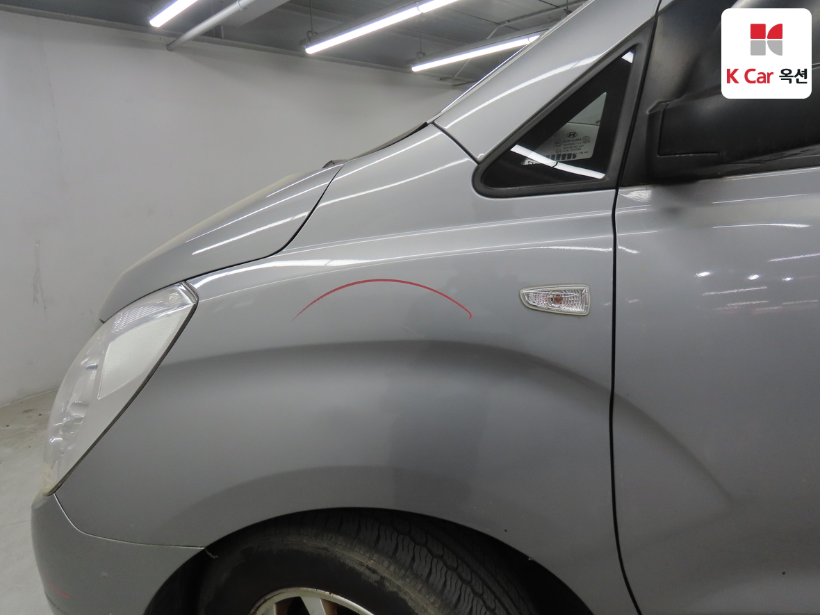 هيونداي جراند ستاريكس 2011 - صورة 40