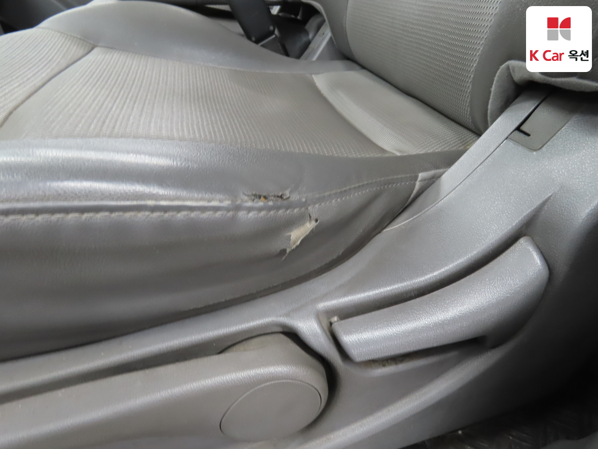 هيونداي جراند ستاريكس 2011 - صورة 19