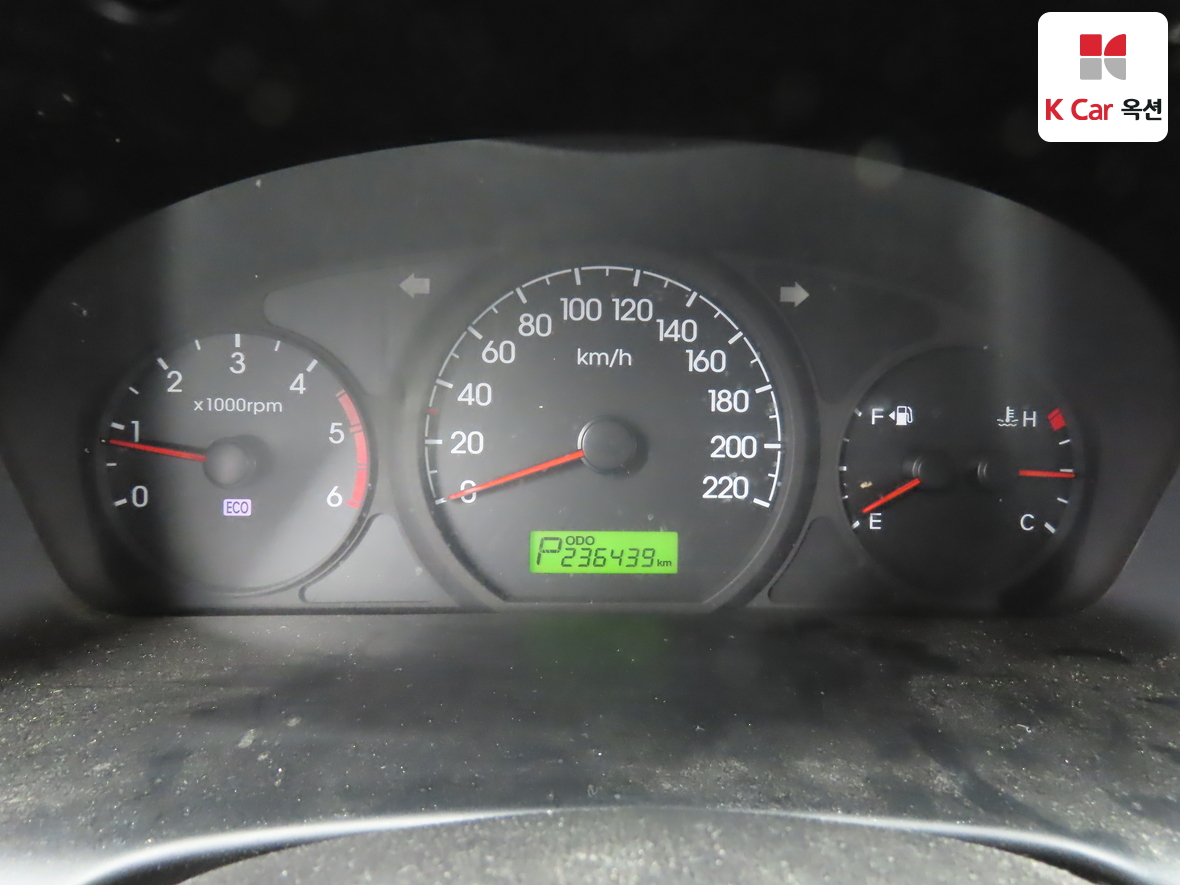 هيونداي جراند ستاريكس 2011 - صورة 5