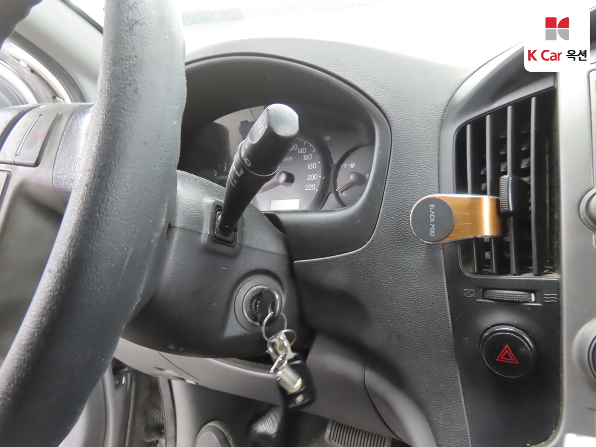 هيونداي جراند ستاريكس 2011 - صورة 11