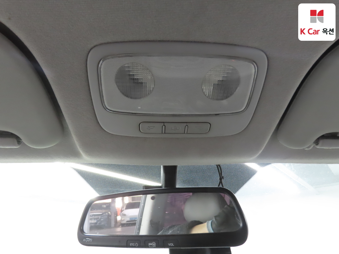 هيونداي جراند ستاريكس 2011 - صورة 12