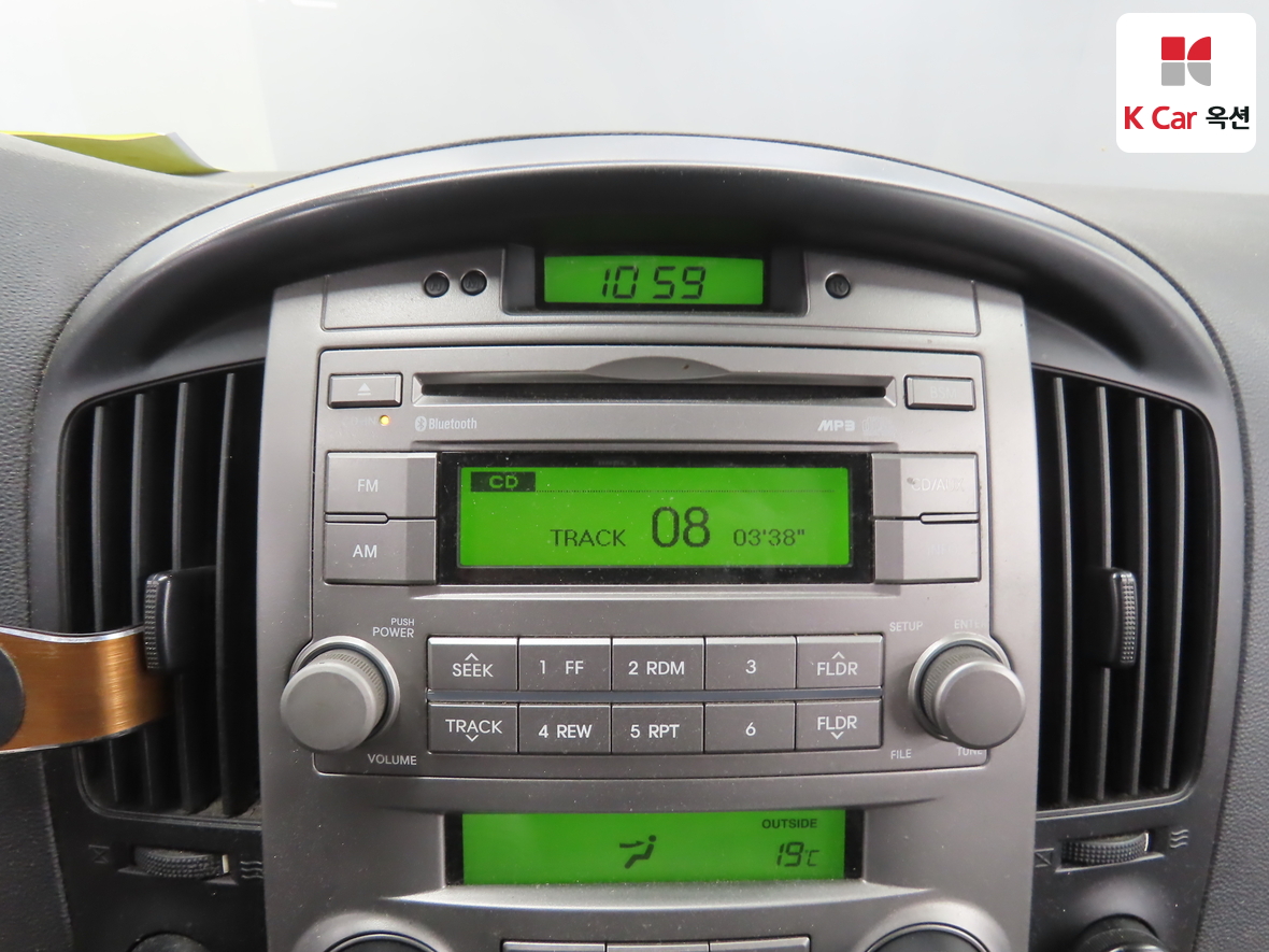 هيونداي جراند ستاريكس 2011 - صورة 14