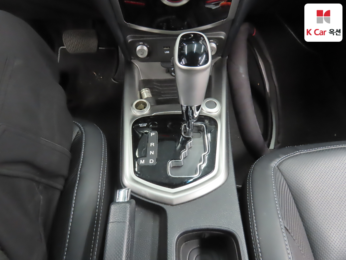 KG Mobility Tivoli 2015 - Image 16