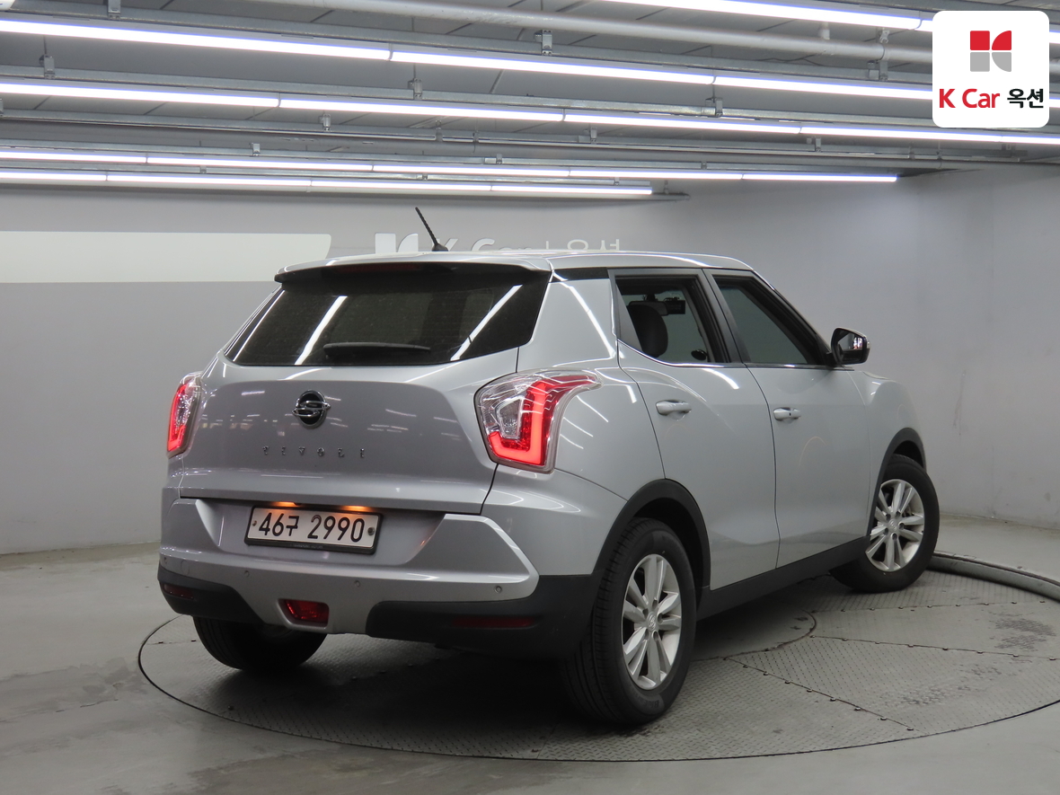 KG Mobility Tivoli 2015 - Image 2