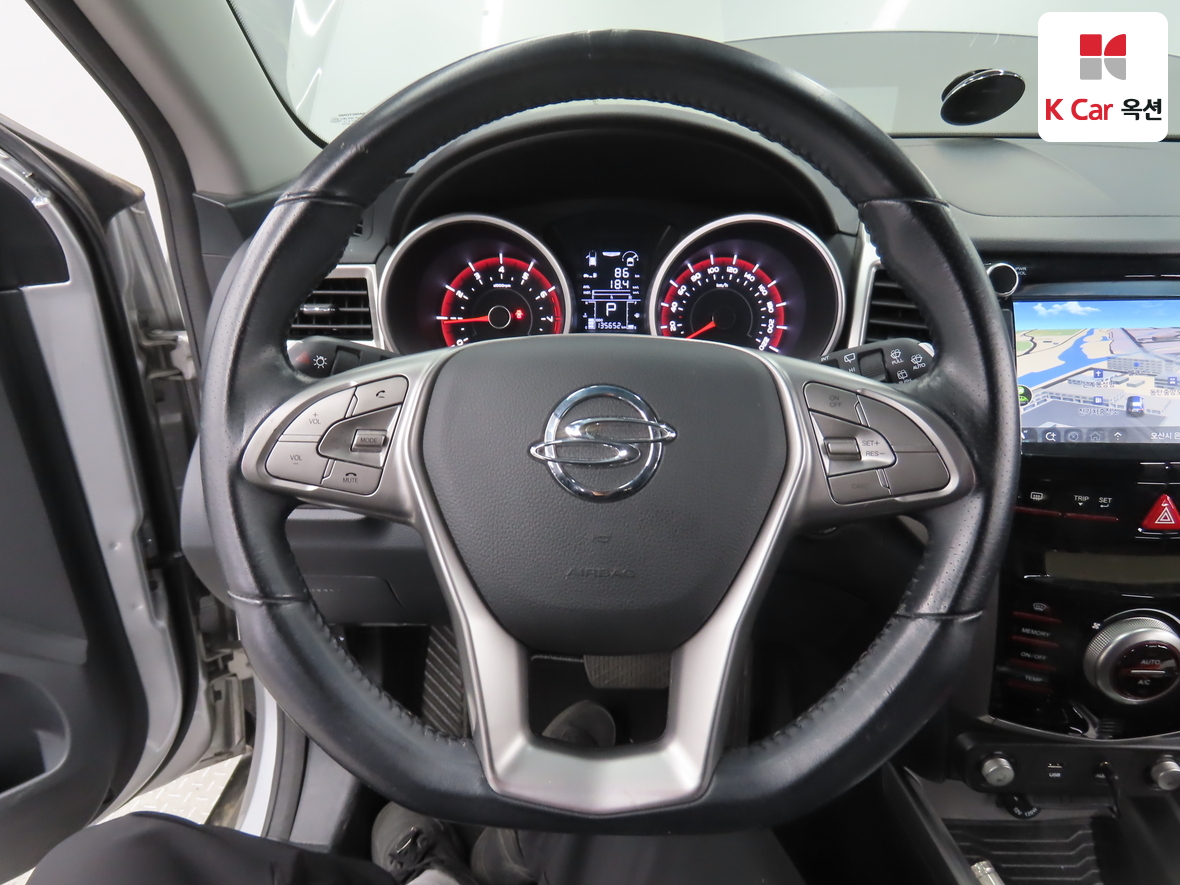 KG Mobility Tivoli 2015 - Image 10
