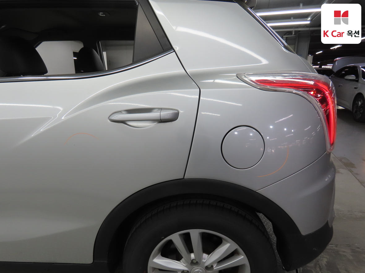 KG Mobility Tivoli 2015 - Image 38