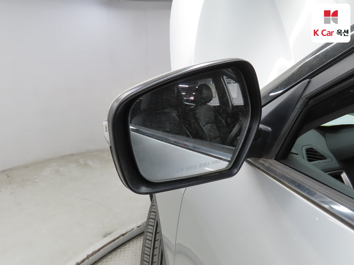 KG Mobility Tivoli 2015 - Image 22