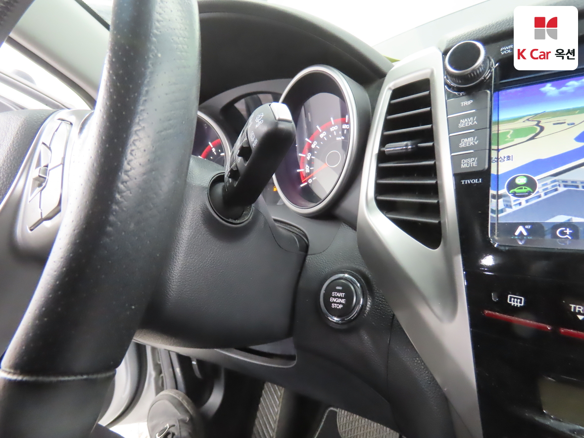 KG Mobility Tivoli 2015 - Image 11