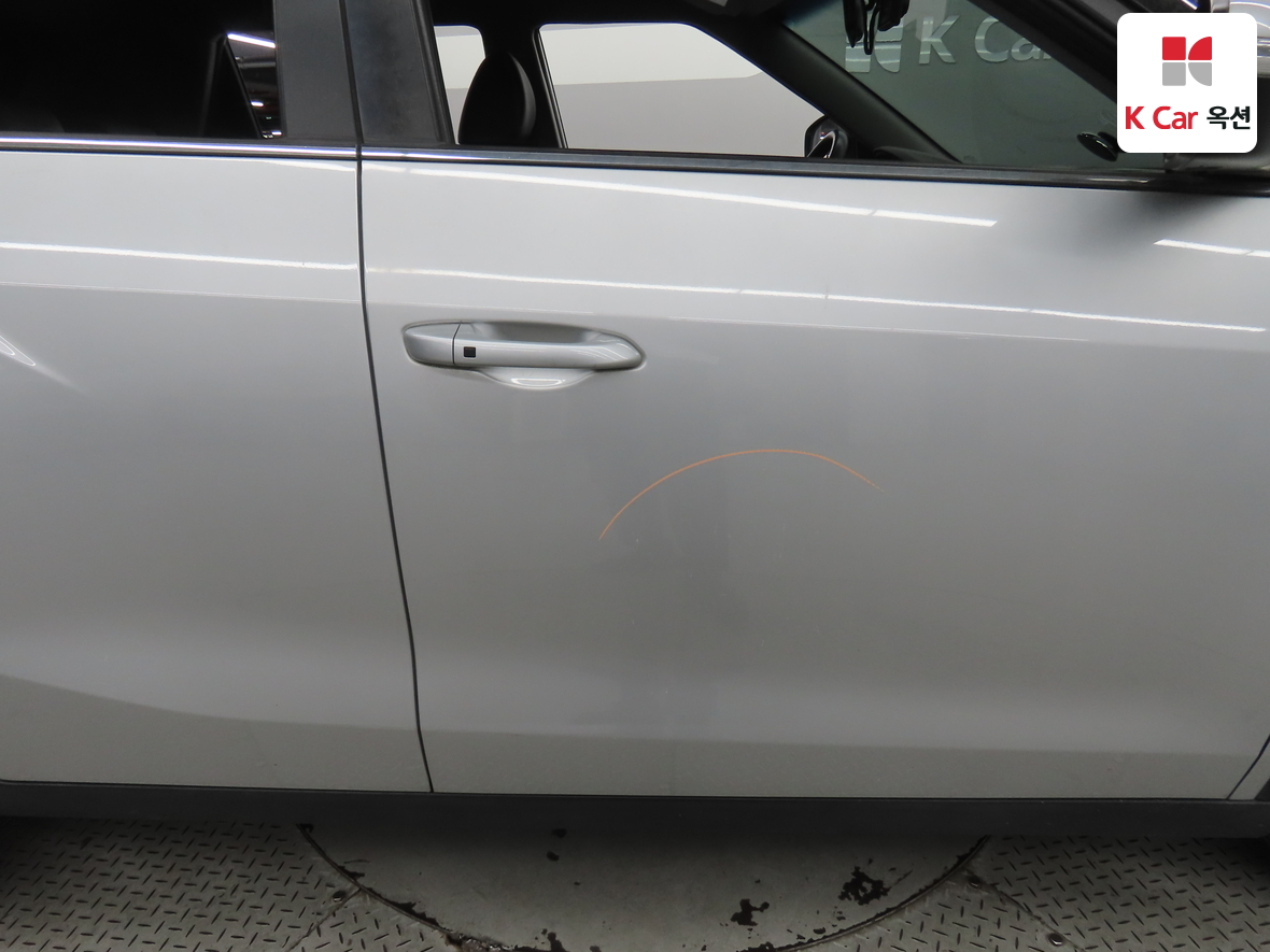 KG Mobility Tivoli 2015 - Image 40