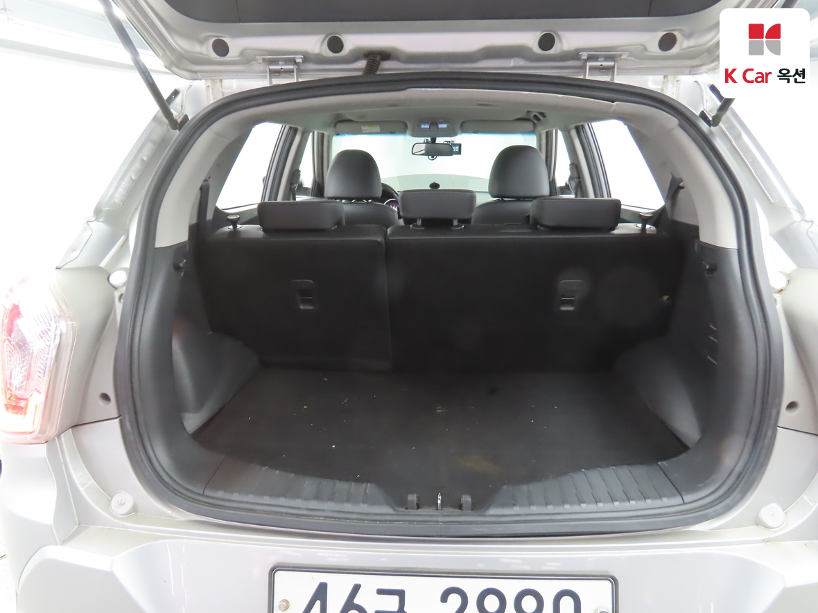 KG Mobility Tivoli 2015 - Image 26