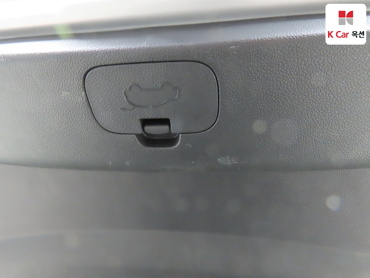 KG Mobility Tivoli 2015 - Image 27