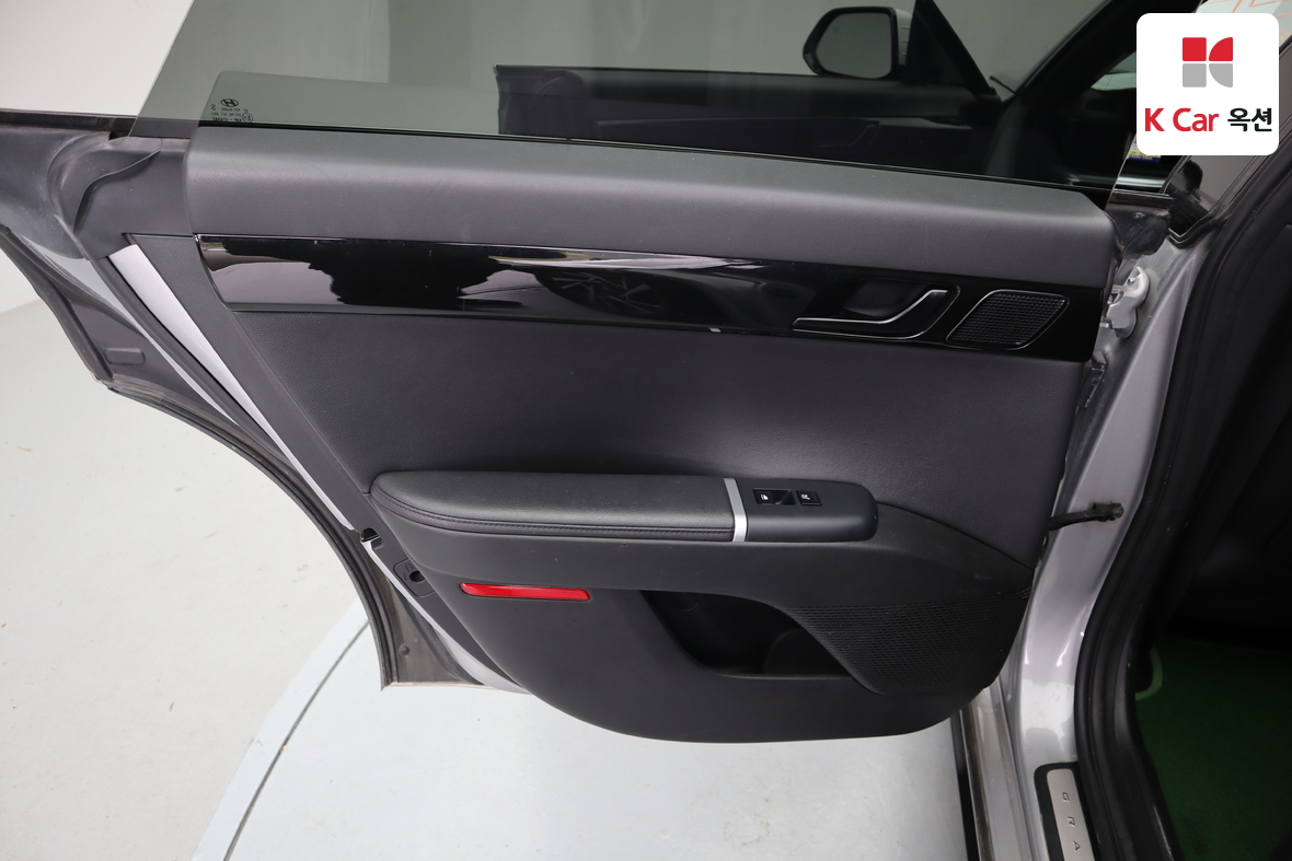 Hyundai Grandeur - 23