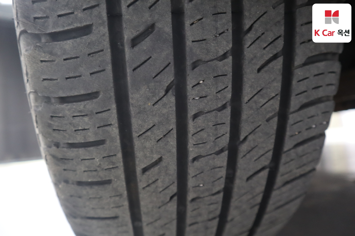 KG Mobility Rexton - 33