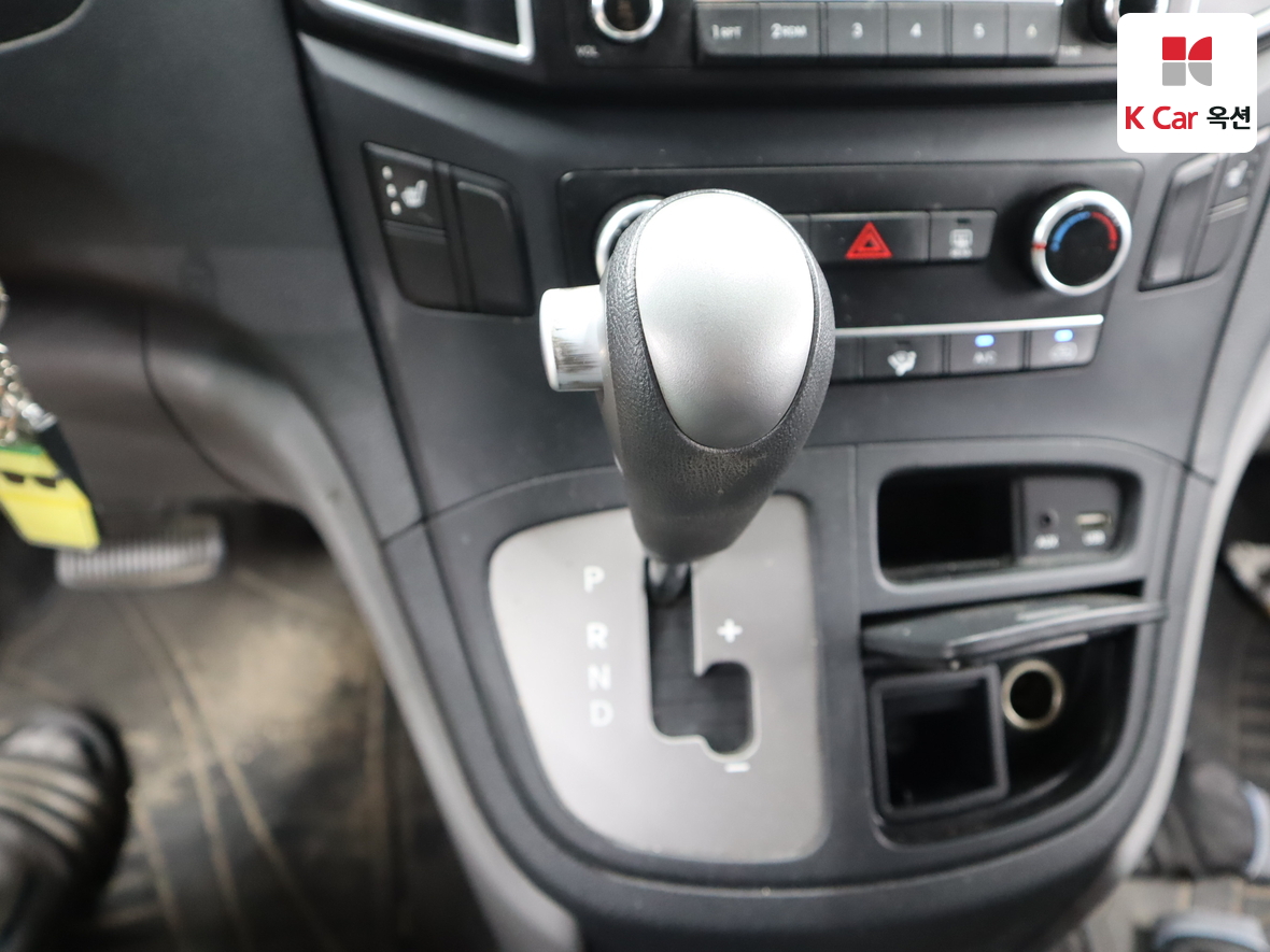 Hyundai Grand Starex - 16