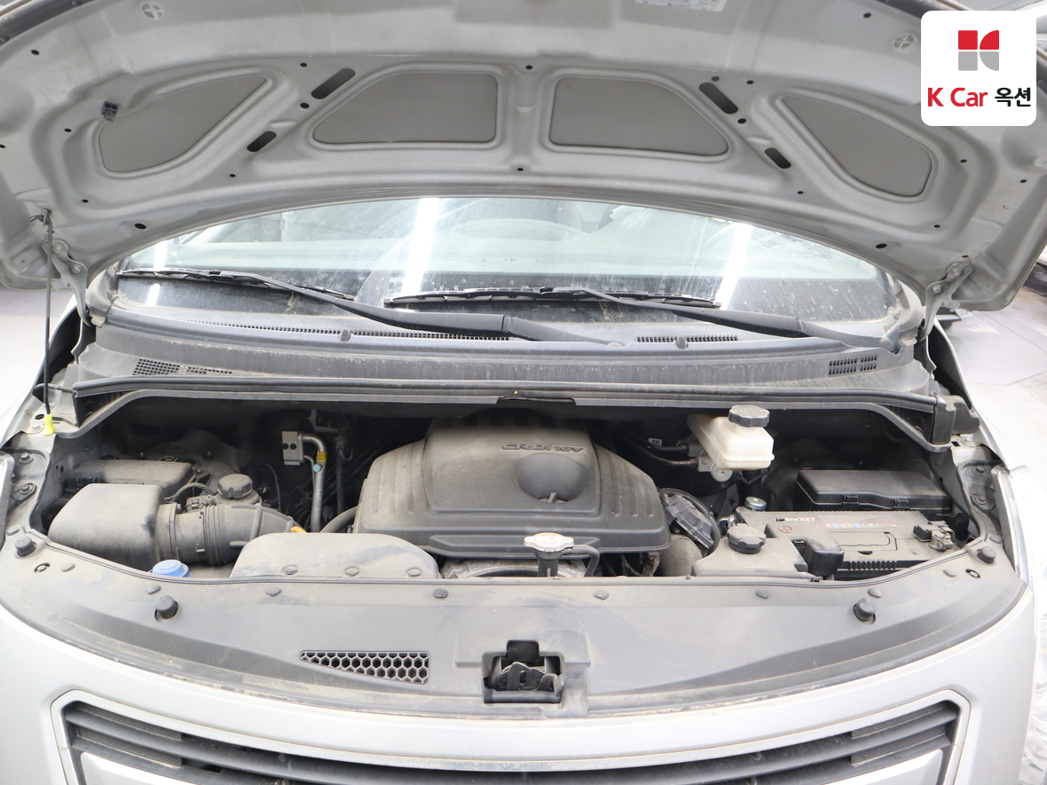 Hyundai Grand Starex - 30