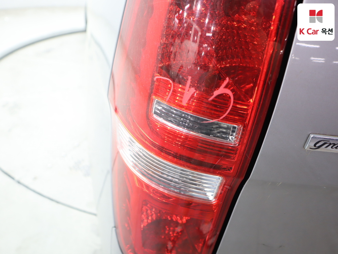 Hyundai Grand Starex - 33