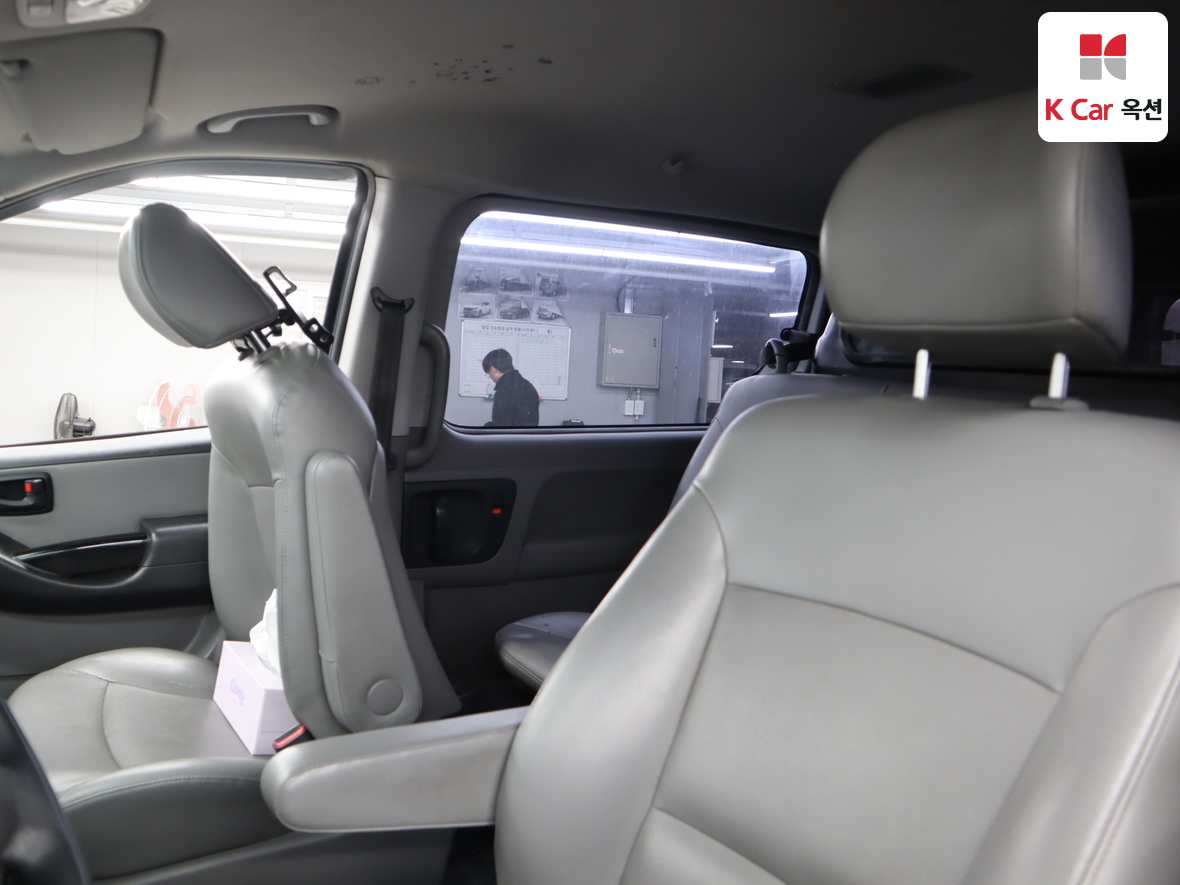 Hyundai Grand Starex - 19