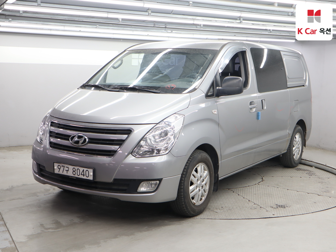 Hyundai Grand Starex - 1