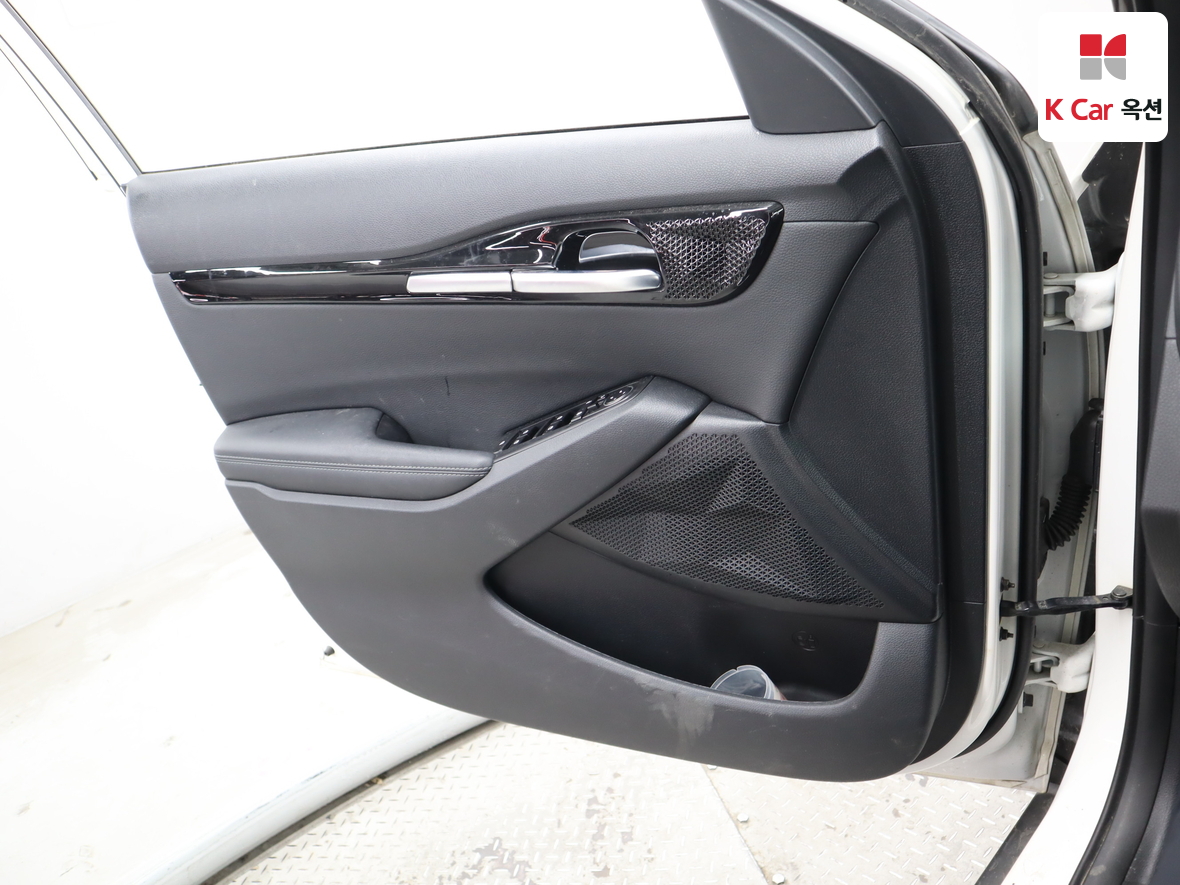 Kia Seltos 2023 - Image 8