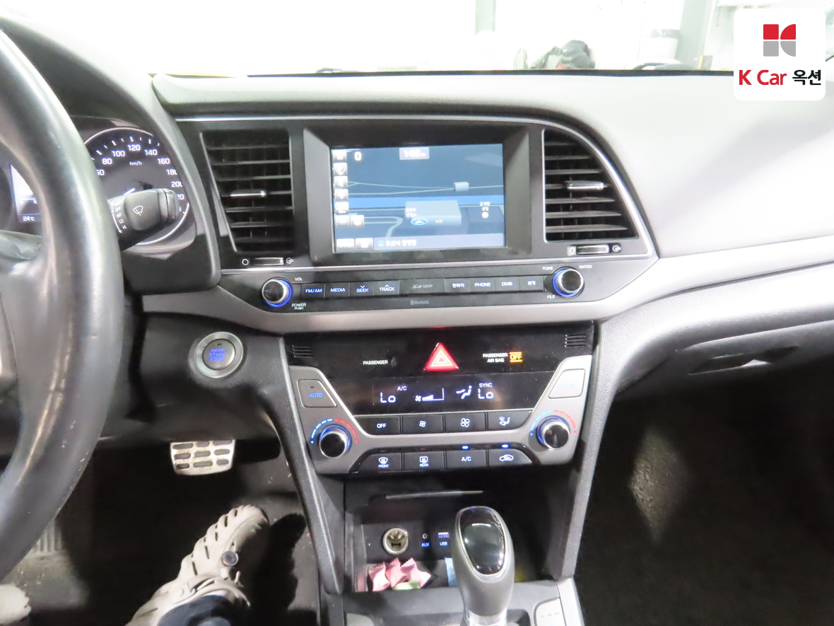Hyundai Elantra 2017 - Image 6