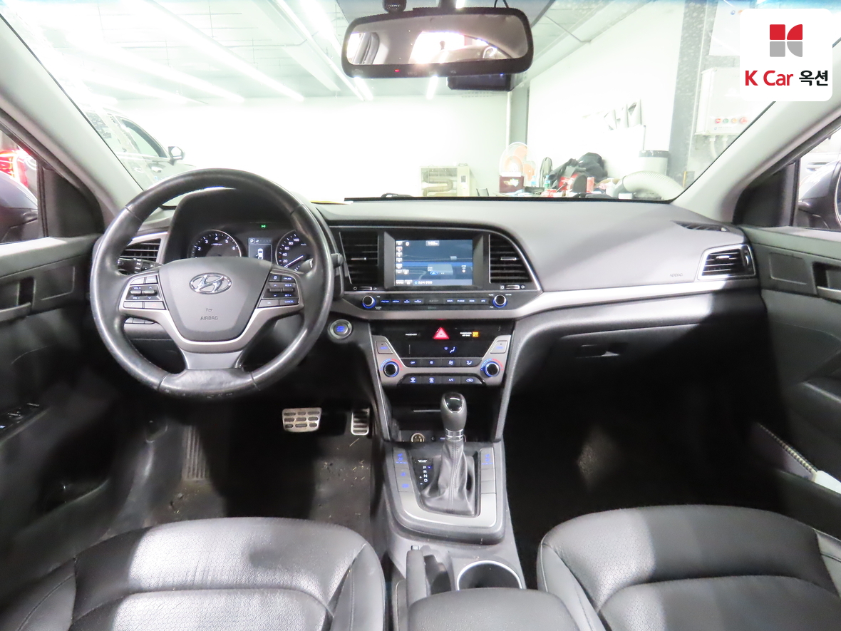 Hyundai Elantra 2017 - Image 3