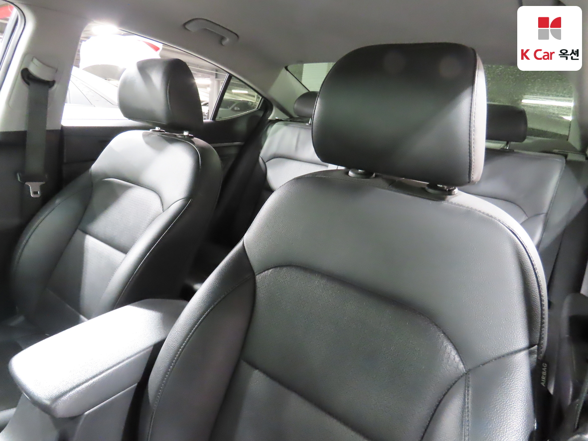 Hyundai Elantra 2017 - Image 20