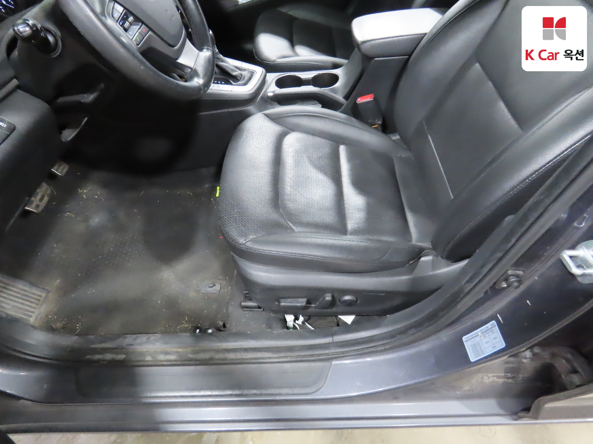 Hyundai Elantra 2017 - Image 19