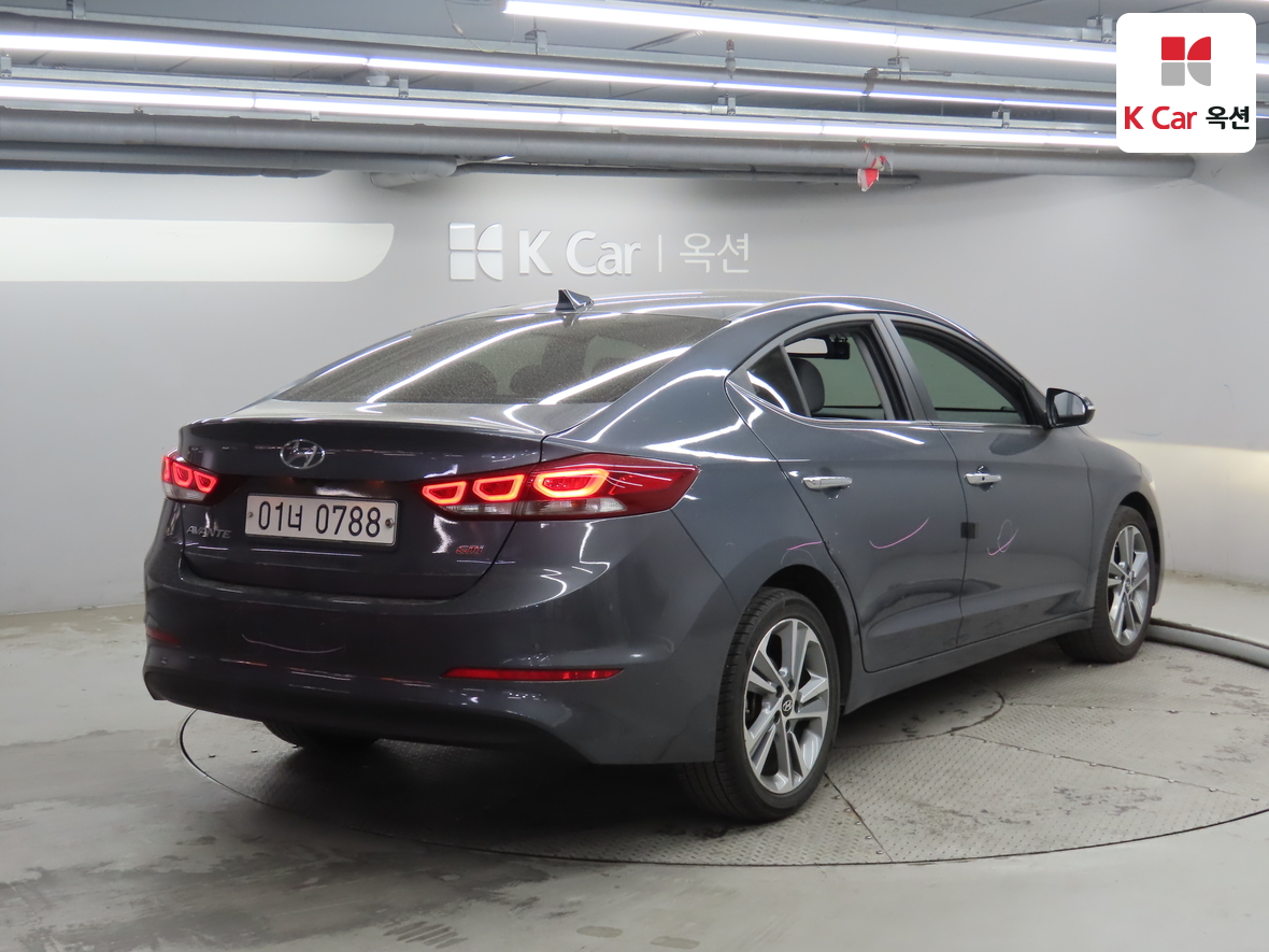 Hyundai Elantra 2017 - Image 2