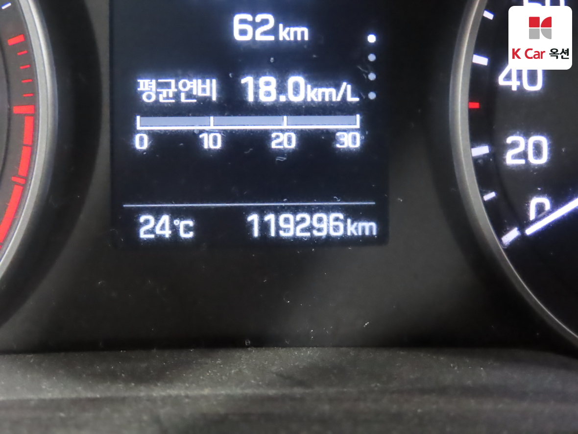 Hyundai Elantra 2017 - Image 4