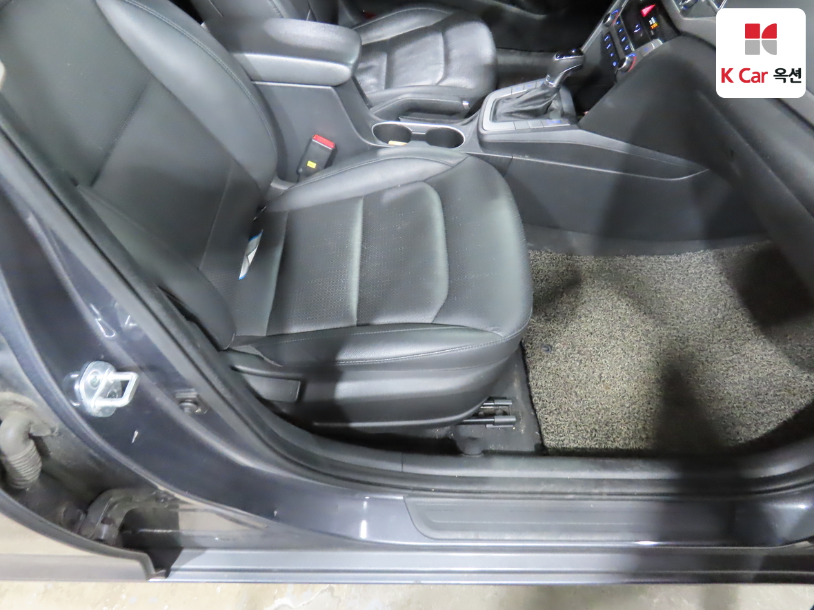 Hyundai Elantra 2017 - Image 30