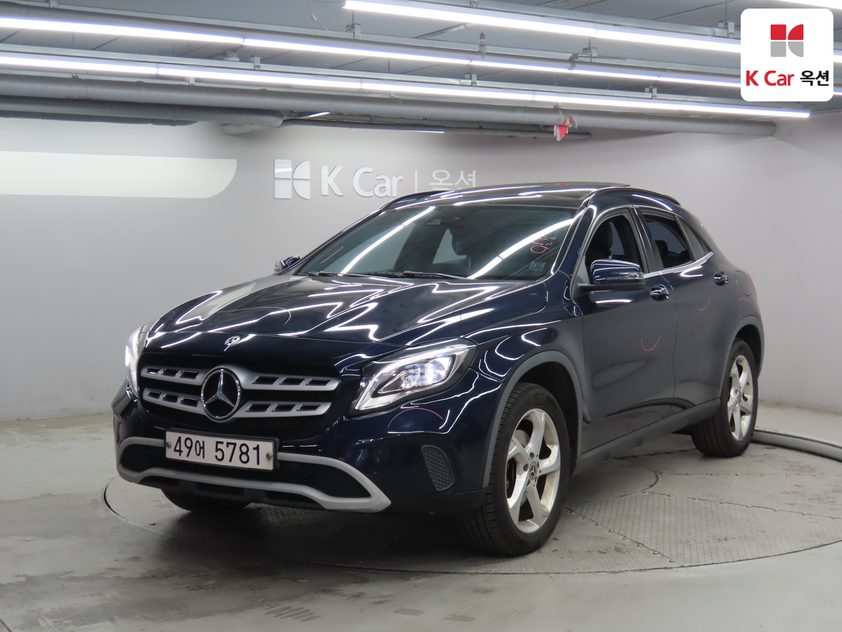 Mercedes-Benz GLA-Class - 1