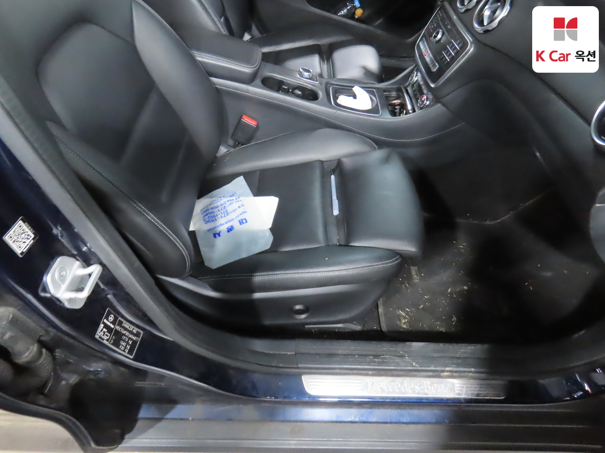 Mercedes-Benz GLA-Class - 35