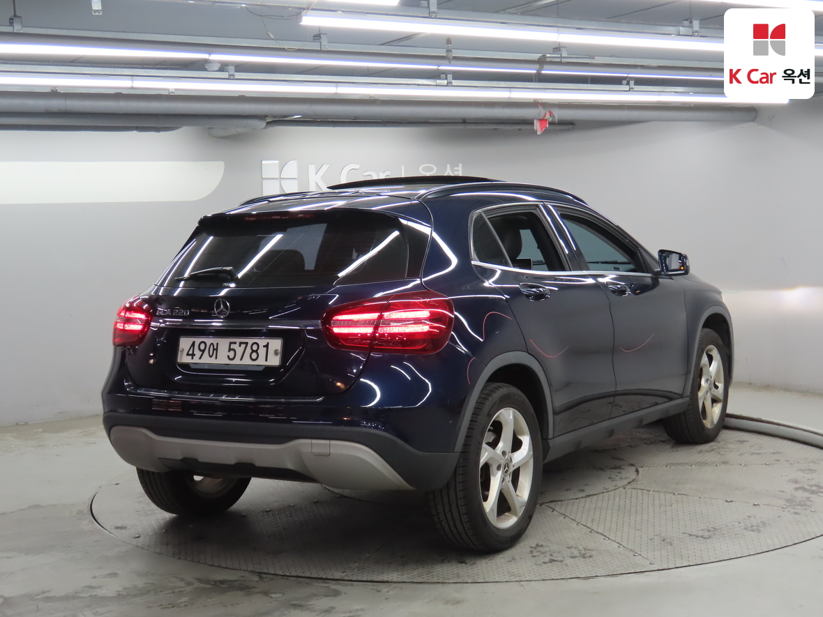 Mercedes-Benz GLA-Class - 2
