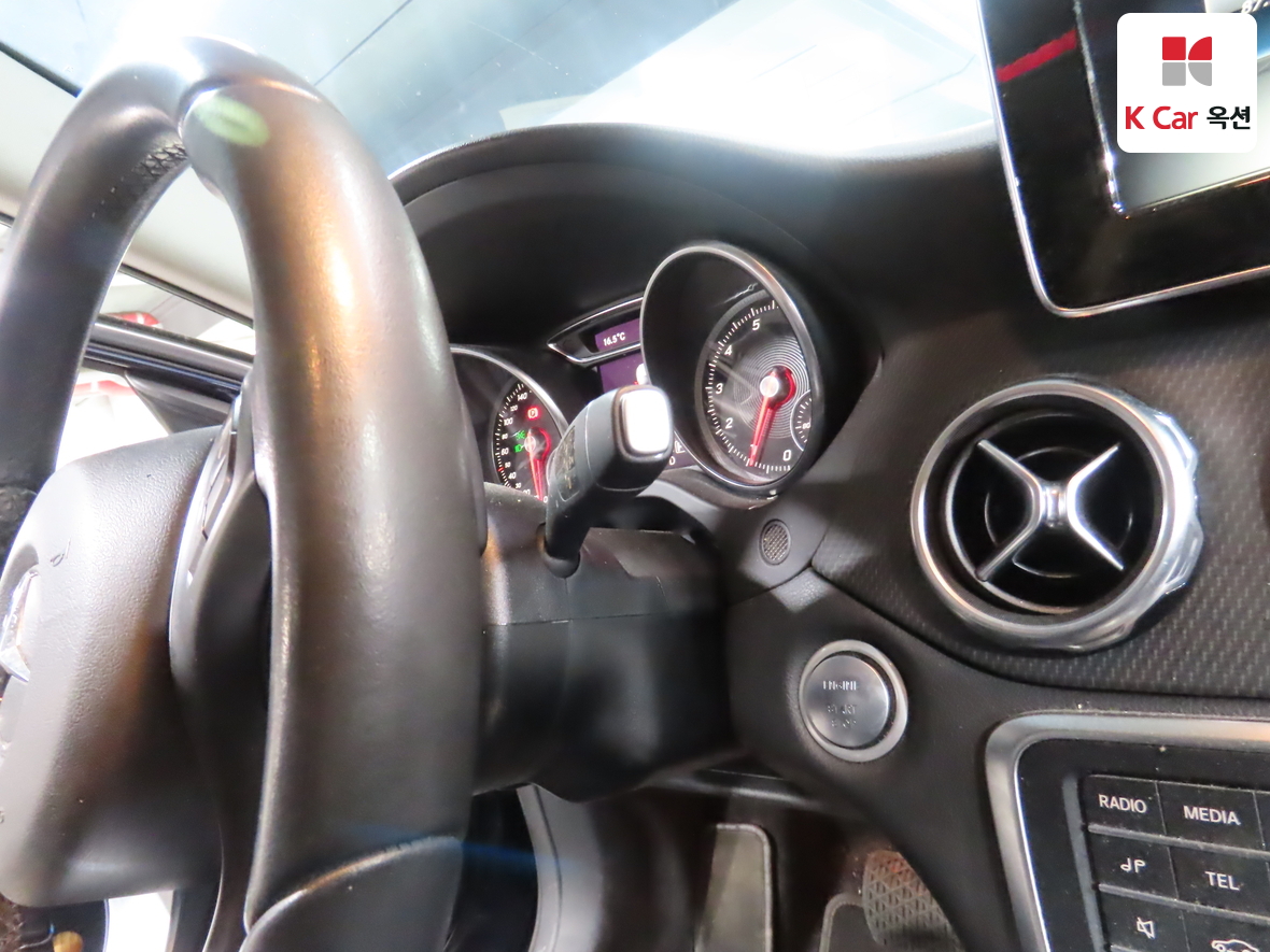 Mercedes-Benz GLA-Class - 11