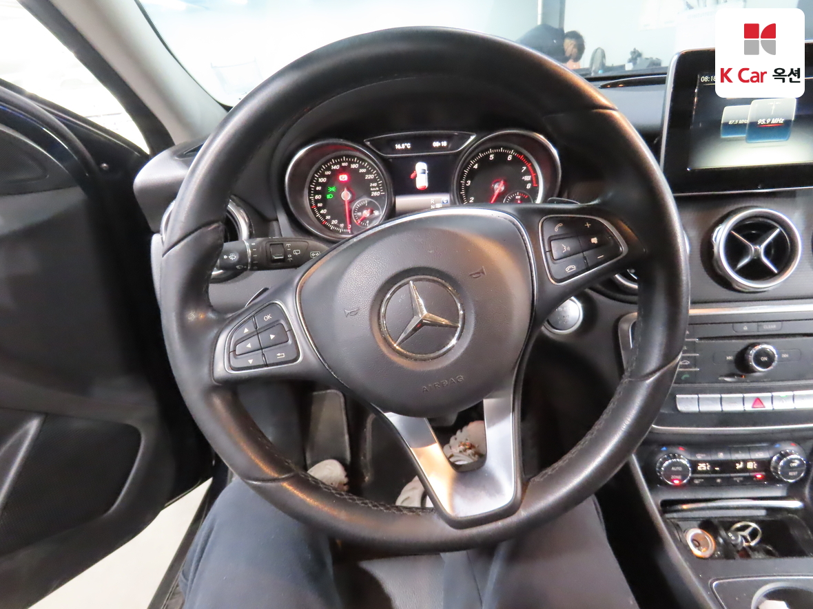 Mercedes-Benz GLA-Class - 10