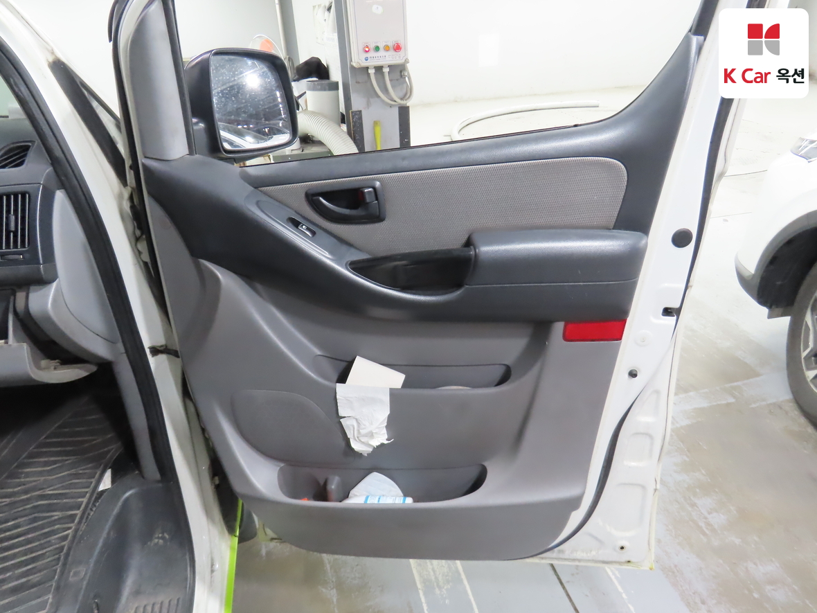 Hyundai Grand Starex - 28