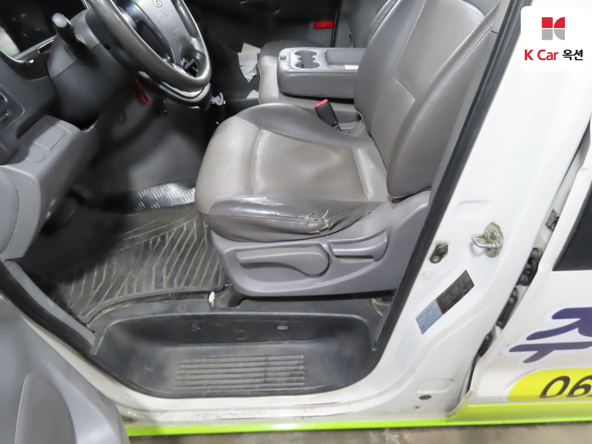 Hyundai Grand Starex - 17